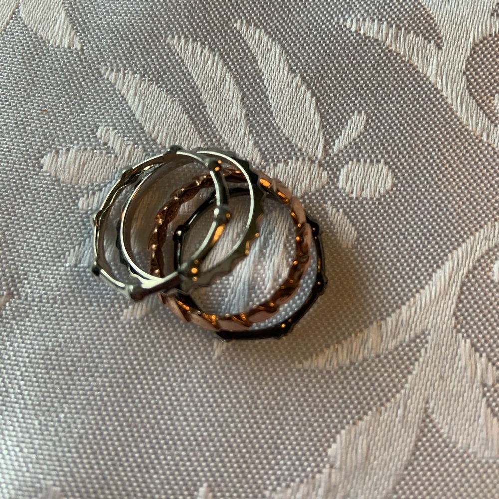 Stella & Dot set of 4 stackable rings